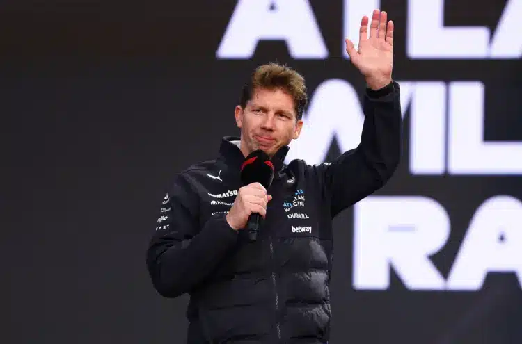 Egy F1-es csapatfőnök is versenyezni fog Abu Dhabiban