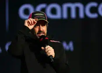 Alonso élő adásban mért megsemmisítő csapást az F1-es szakértőre