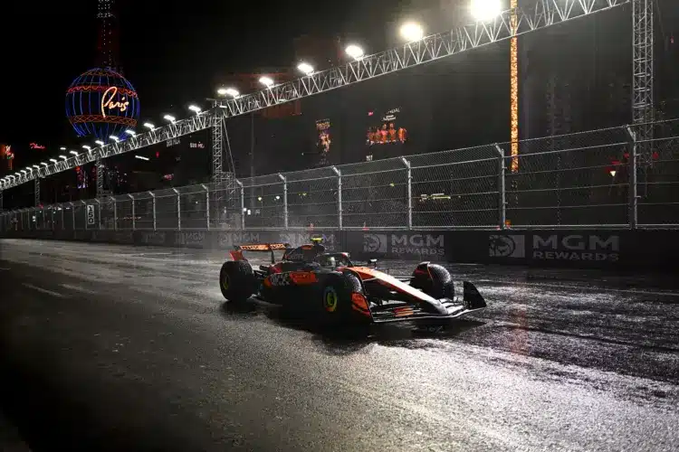 Lando Norris szerzett pole-t az esőgumikon indult időmérőn