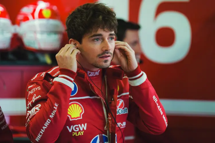 Eljegyezte barátnőjét Charles Leclerc