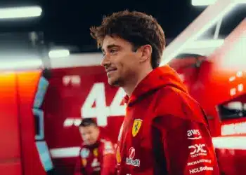 Leclerc rendkívül ritka dupla szabályszegése miatt mehet a versenybírák elé