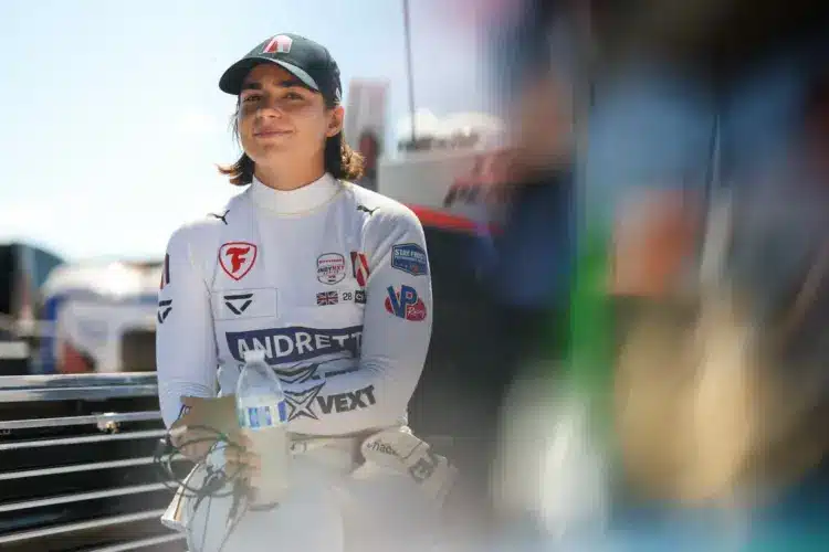 Női áttörés a WEC-ben: Jamie Chadwick a Genesis Hypercar csapatához igazolt