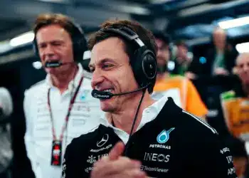 Wolff eladna a Mercedes F1-ben lévő részesedéséből!