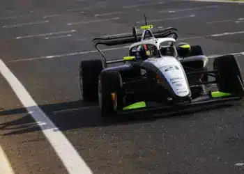 Molnár Martin szárnyalt Spában: a rekordbajnokot szorongatta a brit F3 tesztjén