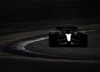 Perez Imolában tesztelt egy fekete Ferrarival a Cadillac számára