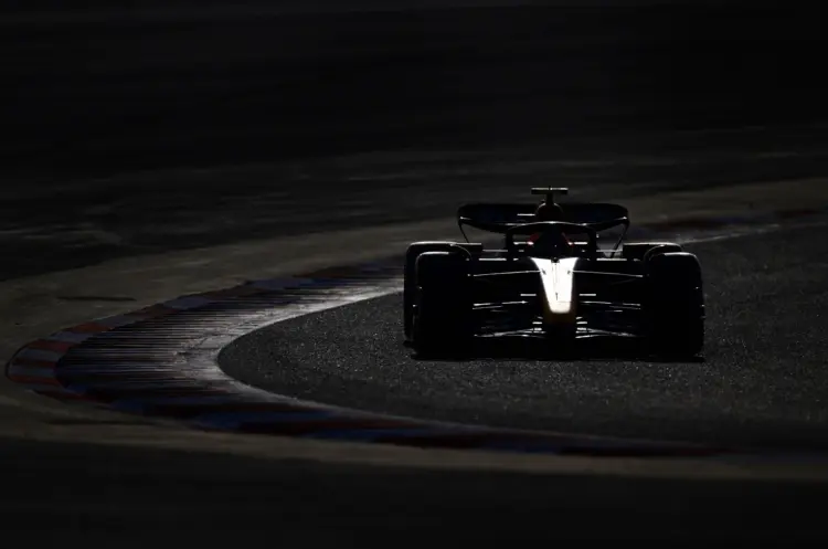 Perez Imolában tesztelt egy fekete Ferrarival a Cadillac számára Perez Imolában tesztelt egy fekete Ferrarival a Cadillac számára