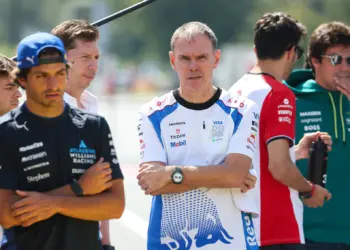 A Racing Bulls csapatfőnöke elmagyarázta, miért nincs még végleges 2026-os pilótafelállásuk