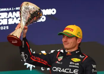 Két csapat is komolyan fontolgatja Verstappen leigazolását Két csapat is komolyan fontolgatja Verstappen leigazolását