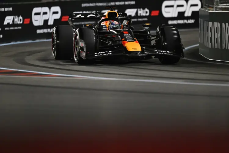 Verstappen nyert Las Vegasban, a két McLaren között ismét akad hézag