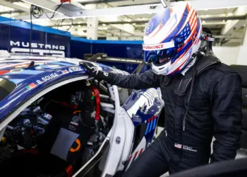 A Forma-1-ből kicsapott pilóta visszatért a versenypályára