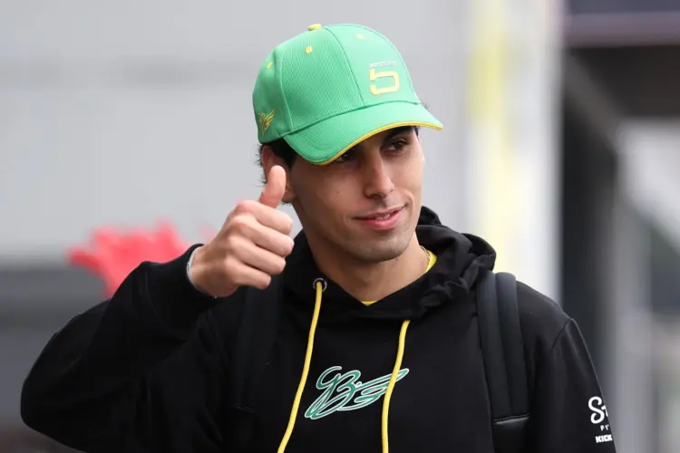 Videón Bortoleto horrorisztikus balesete a sprintfutamról