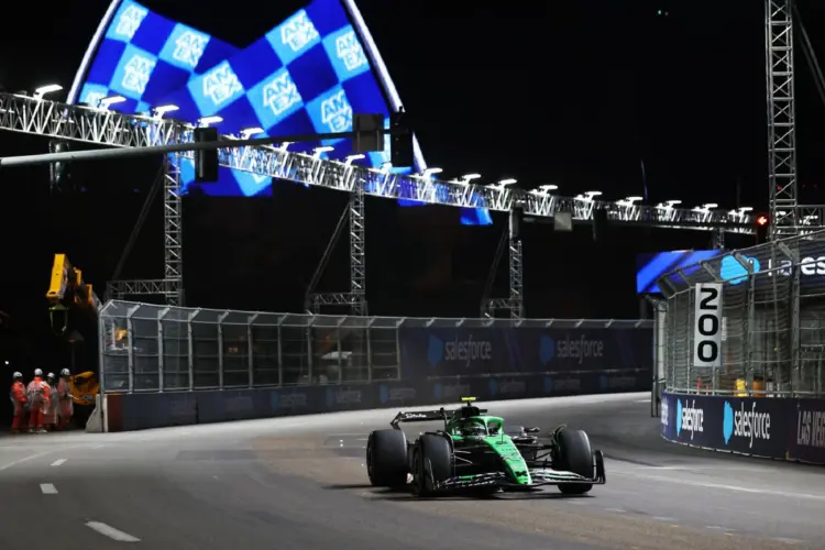 Katarra viszi büntetését Bortoleto, amiért kitorpedózta Strollt az egyes kanyarban