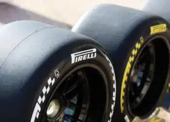 Új minta látható a 2026-os Pirelli Forma-1-es gumik oldalfalán