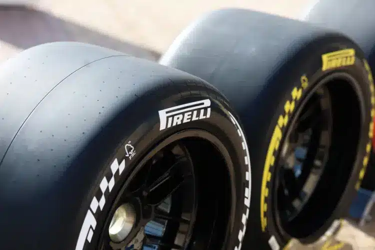 Új minta látható a 2026-os Pirelli Forma-1-es gumik oldalfalán Új minta látható a 2026-os Pirelli Forma-1-es gumik oldalfalán