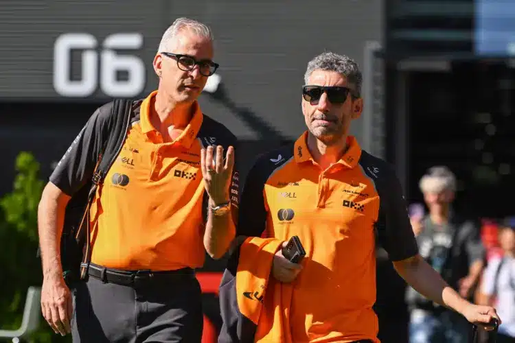 A McLaren bejelentette a pilótájuk távozása után a meglepetésszerű friss igazolásukat