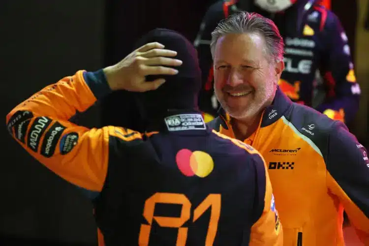 Megint kapja az ívet Piastri Browntól, és még az Alpine is szóba került Megint kapja az ívet Piastri Browntól, és még az Alpine is szóba került