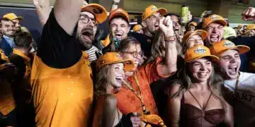 McLaren - Lando Norris és családja ünnepel, F1 2025 Abu Dhabi