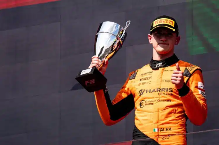 Már egy harmadik csapattal tárgyal a McLaren kegyvesztett pilótája Már egy harmadik csapattal tárgyal a McLaren kegyvesztett pilótája