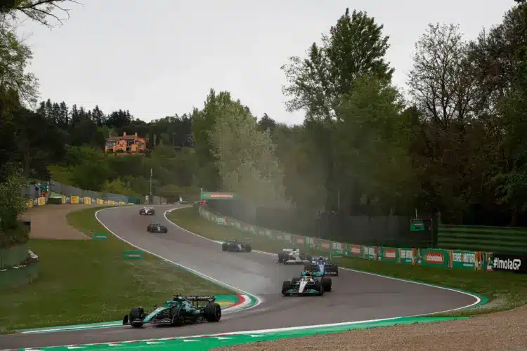 Új piros zászlós szabályok jönnek a Forma-1-es időmérő edzésekre