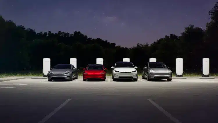 Videók: Látványos, világméretű, karácsonyi Tesla-produkció – magyarokkal!