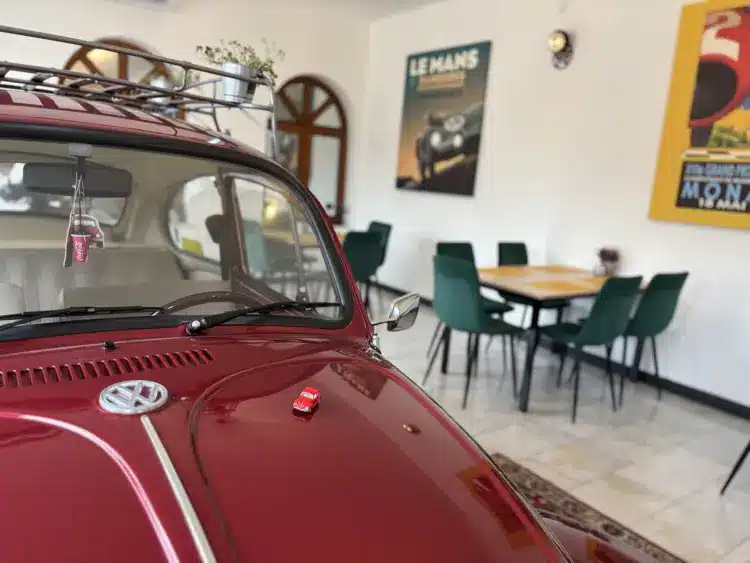 Több mint egy étterem: az Authentic Garage & Café igazi közösségi tér! Több mint egy étterem: az Authentic Garage & Café igazi közösségi tér!