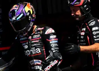 Rivális csapat szerelőjének álcázta magát az, aki meglopta a tavalyi világbajnokot