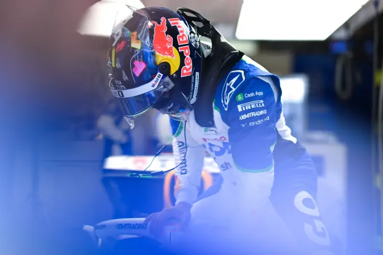 Szétverte a tévéjét Hadjar, amikor Verstappen először világbajnok lett, viszont nem örömében Szétverte a tévéjét Hadjar, amikor Verstappen először világbajnok lett, viszont nem örömében