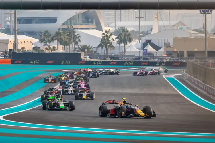 Lindblad és Duerksen is nyert Abu Dhabiban – így ért véget a 2025-ös F2-szezon