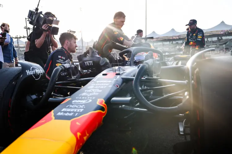 Verstappen szerint a fél mezőnynek illegális az autója