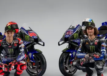 Vissza a helyes útra? – Íme Quartararóék V4-es Yamahája