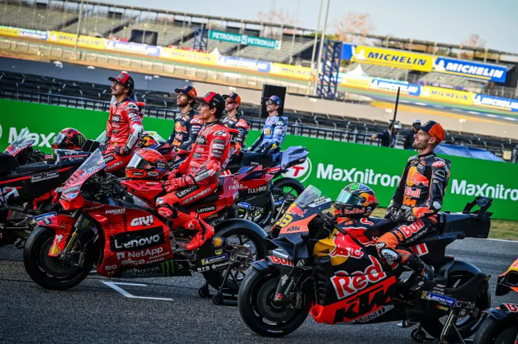 Hivatalos az összes csapatbemutató, ekkor leplezik le a motorokat Hivatalos az összes csapatbemutató, ekkor leplezik le a motorokat