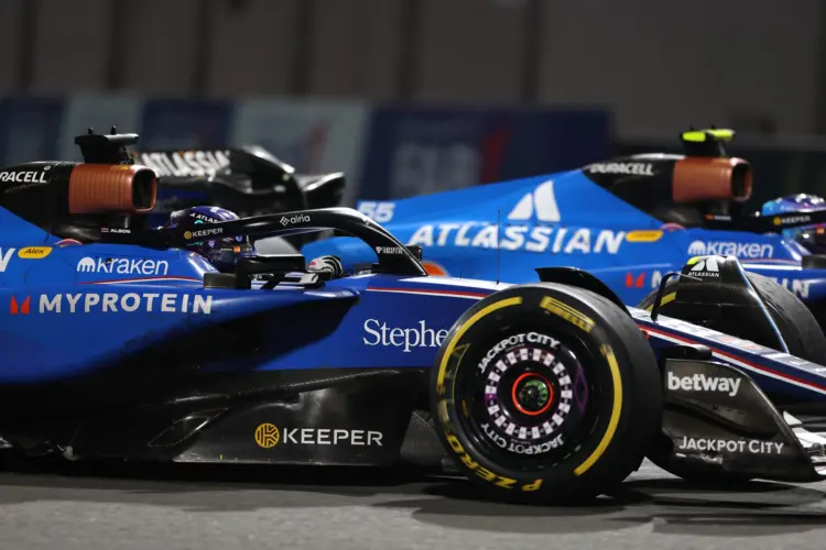 Álcával hangol a Williams: Kiszivárgott a barcelonai tesztfestés?