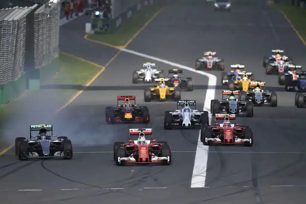 2016-os F1-es szezonnyitós rajt-jelenet