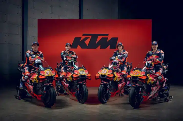 Az utolsó bemutató? – Most sem különböznek egymástól a KTM gépei