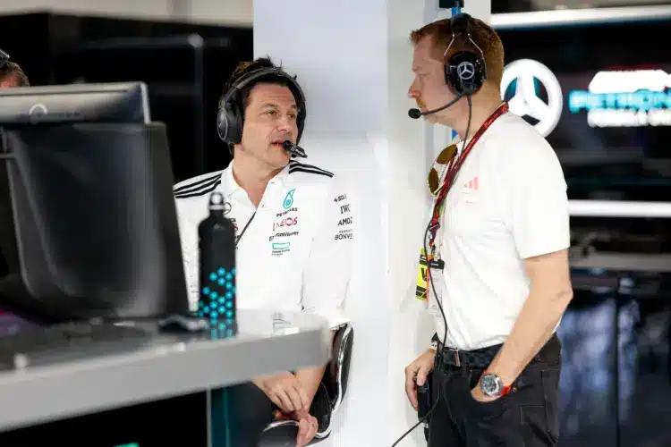 Toto Wolff széke is meginoghat a Mercedesnél