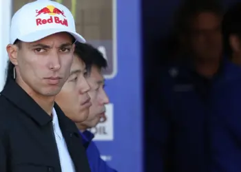 Énekléssel és ralizással készült az új szezonra Razgatlıoğlu