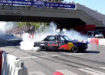 Gumifüstbe burkolózott Budapest: Emlékszel még a Red Bull Showrun legőrültebb pillanataira?