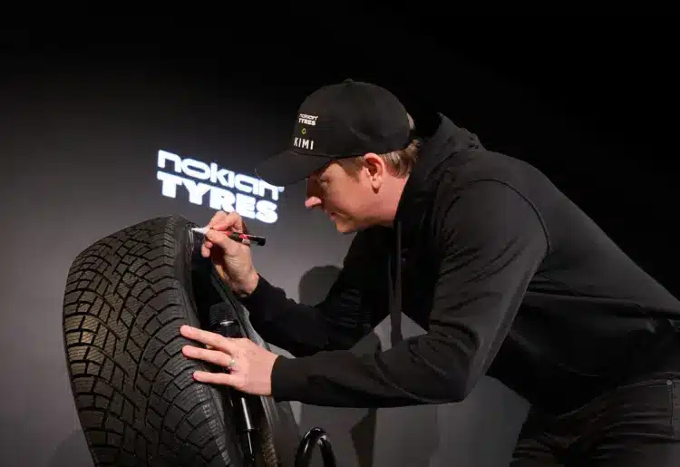 Kimi Räikkönen talált magának egy partnert, amely tudja, mit csinál Kimi Räikkönen talált magának egy partnert, amely tudja, mit csinál