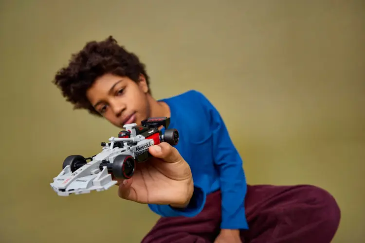 A LEGO Audi Revolut F1 R26 is csatlakozik a Speed Champions mezőnyéhez!