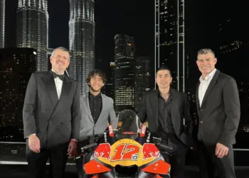 Tech 3 2026: Günther Steiner, Enea Bastianini, Maverick Vinales, Richard Coleman