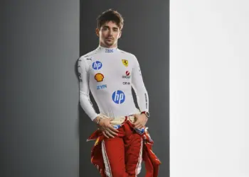 Charles Leclerc stúdiófotó 2026