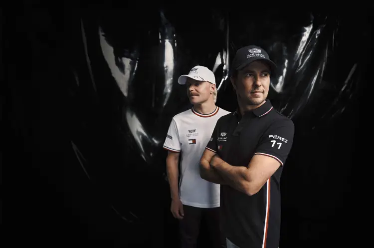Valtteri Bottas és Sergio Pérez, cadillac-es Tommy Hilfiger pólókban