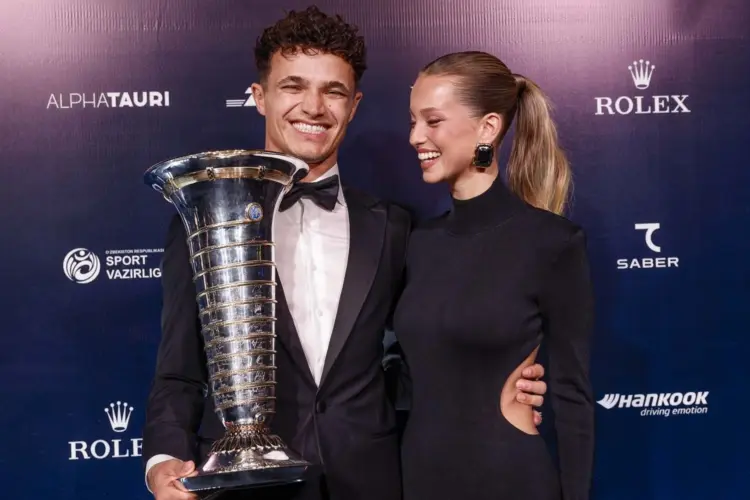 Lando Norris és barátnője, Margarida Corceiro az FIA díjátadó gálán, 2025