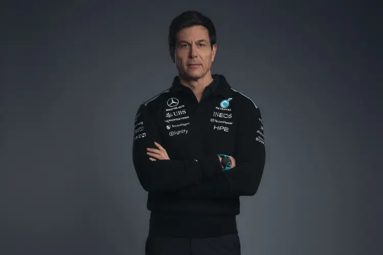 Toto Wolff, a Mercedes csapatfőnöke, 2026 stúdiófotó
