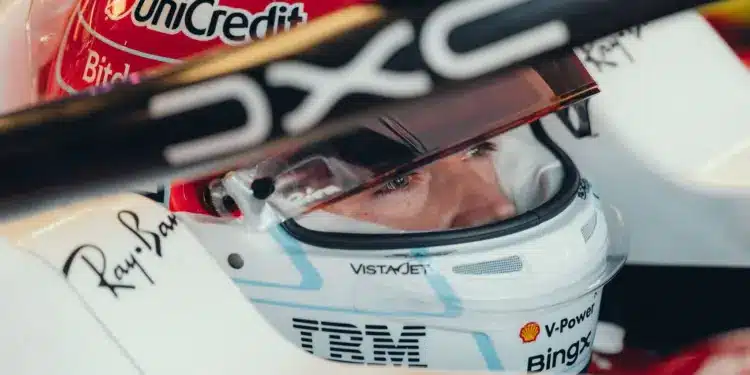 Charles Leclerc, sisakban az autóban