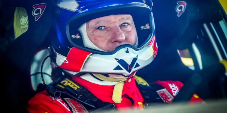Jos VERSTAPPEN, sisakban, raliautóban