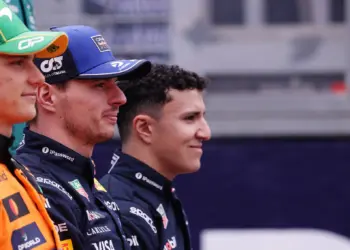 Oscar Piastri, Max Verstappen, Isack Hadjar