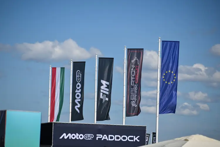 Balaton Park Circuit zászlók
