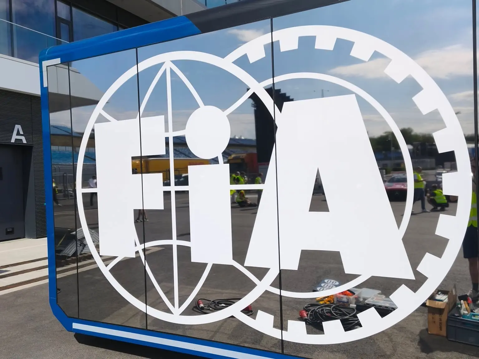 Hungaroring, F1 Magyar Nagydíj 2026 FIA logó