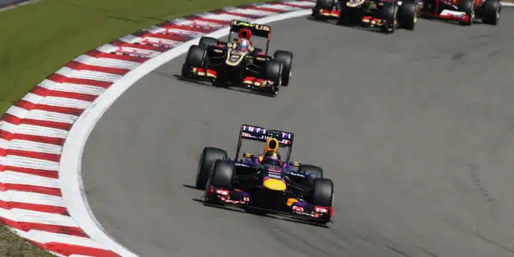 F1 2013 V8